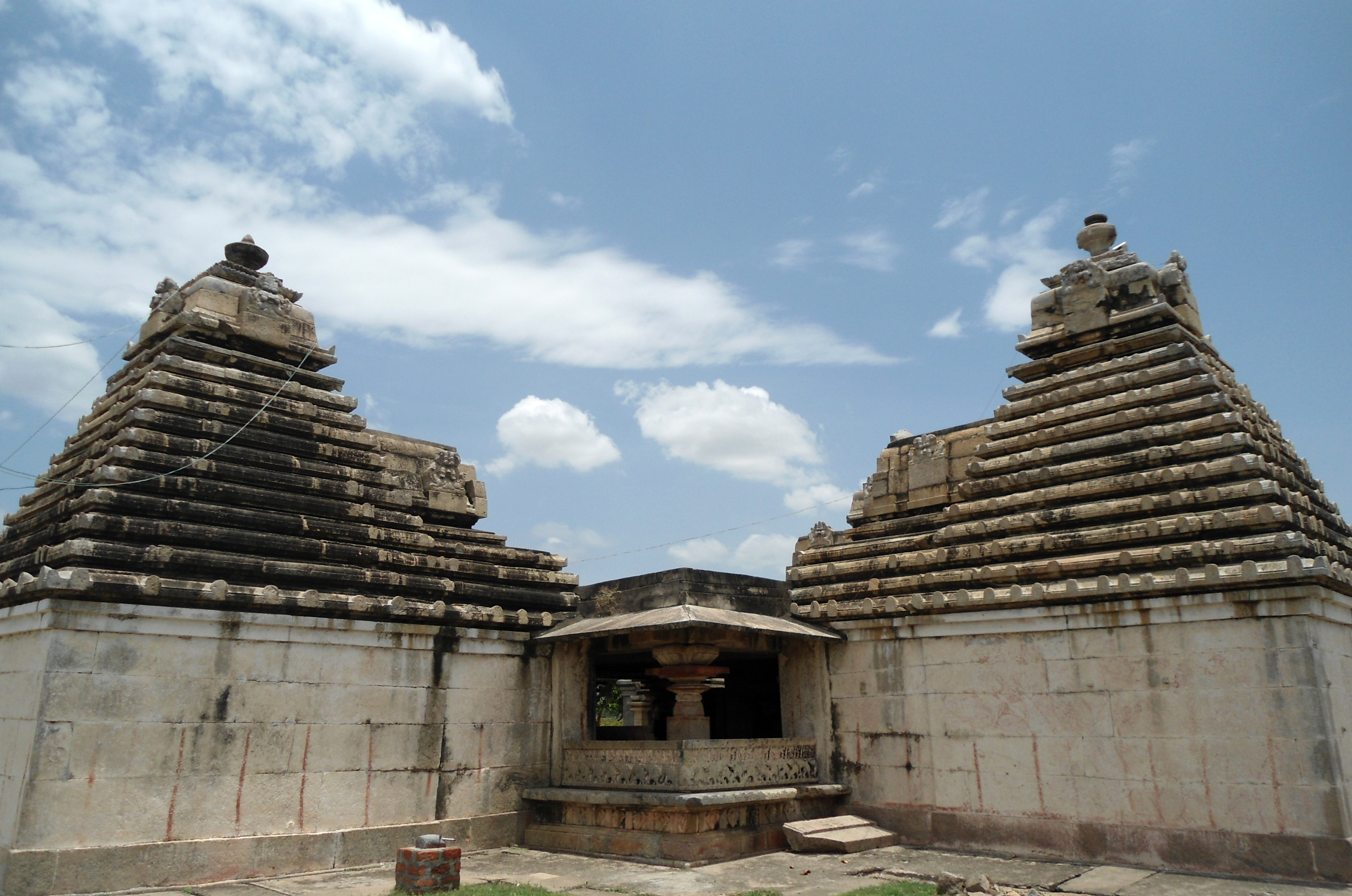 Sri_Chaya_Someswara_Temple_at_Pangal